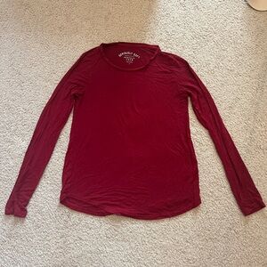 Aeropostale Women’s Long Sleeve Tee size Small, red